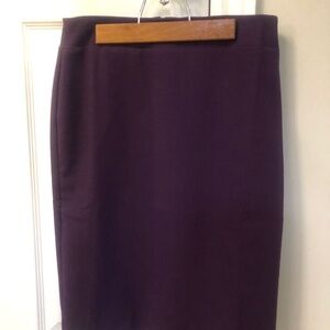 knee length pencil skirt - never worn